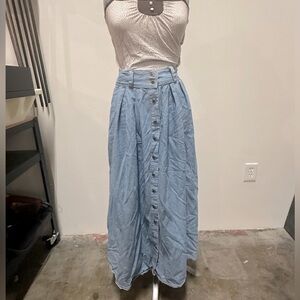 Vtg high waist light denim maxi/a-frame skirt (sz 11)